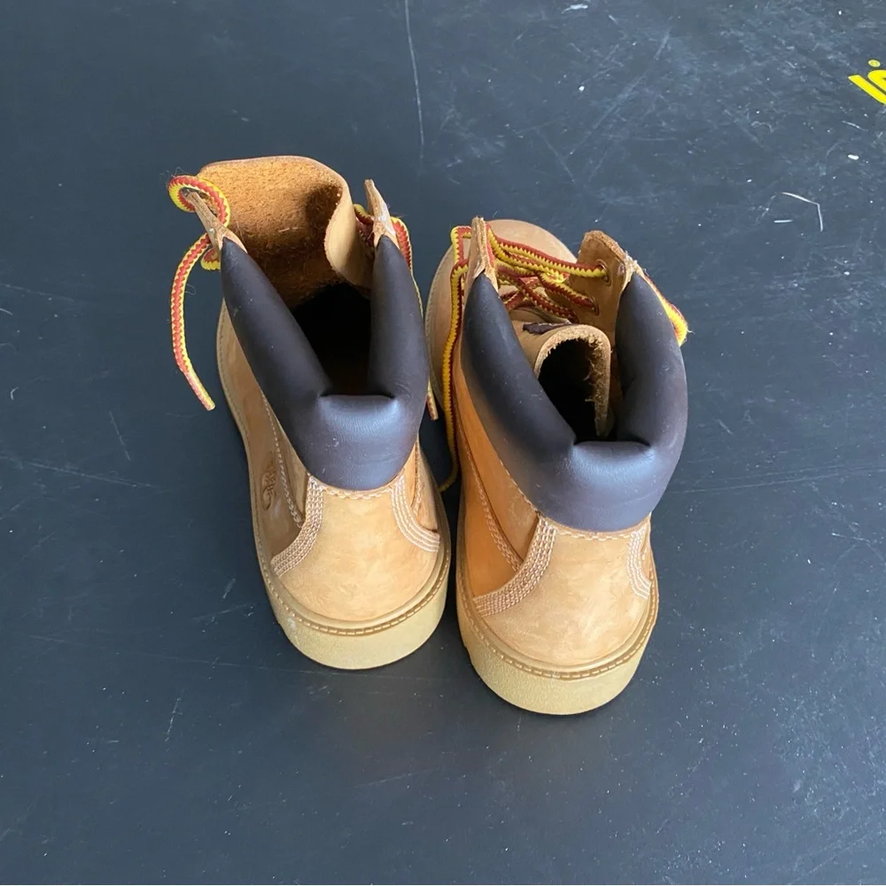 Boys Size 5 Timberland Work Boots - Picture 3 of 4